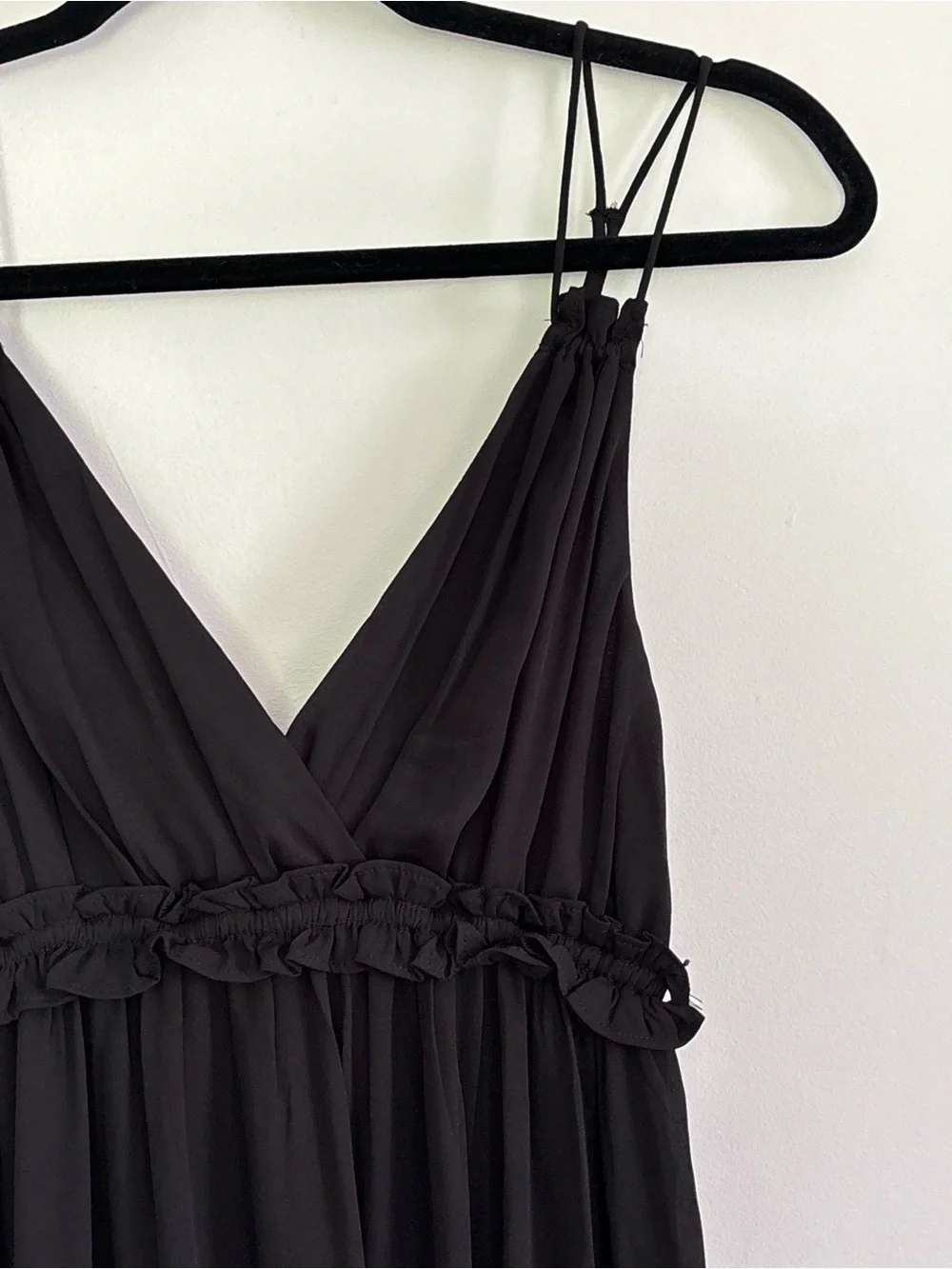 Abercrombie & Fitch Floaty Femme Black Vneck Tiered Maxi Dress Size Small N59